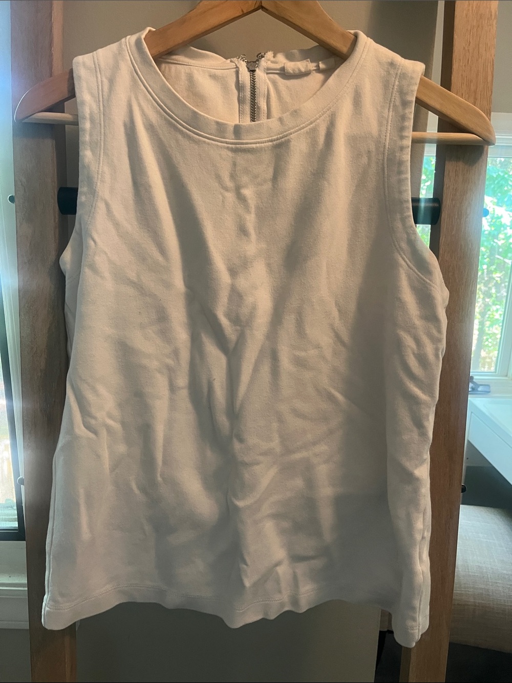 GAP White Sleeveless Crewneck Tank